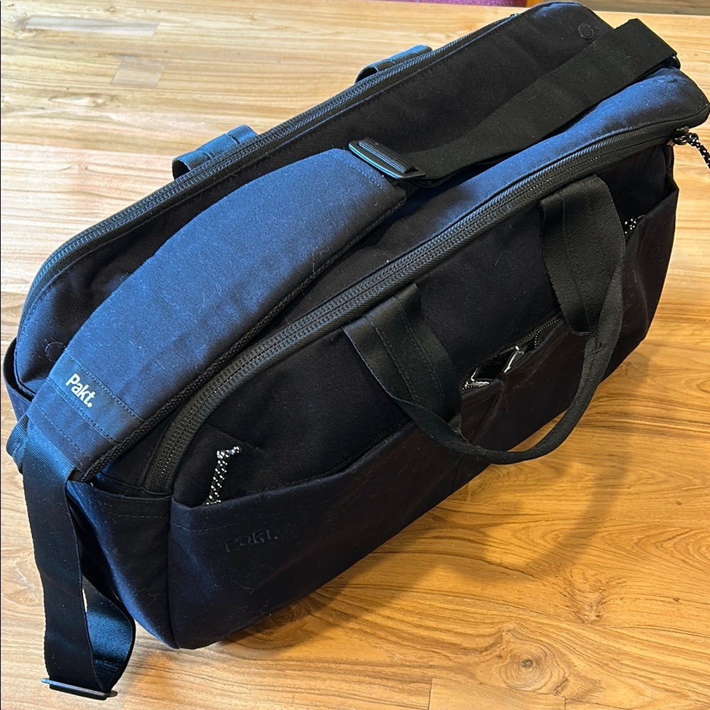 Black Pakt  Bag